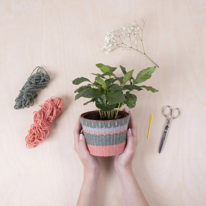 KIKKERLAND KNIT YOUR OWN PLANTER COVER KIT